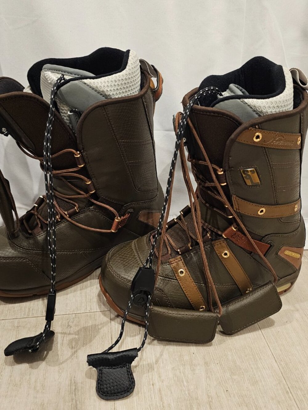 Northwave Devine TF3 Women's Snowboard Boots US 6 MP 240 Brown All Mountain